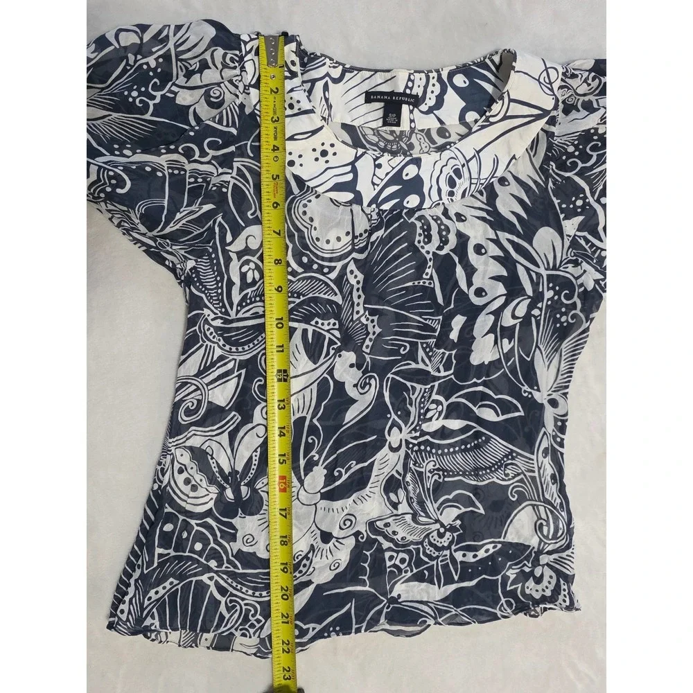 Banana Republic measurement pit
